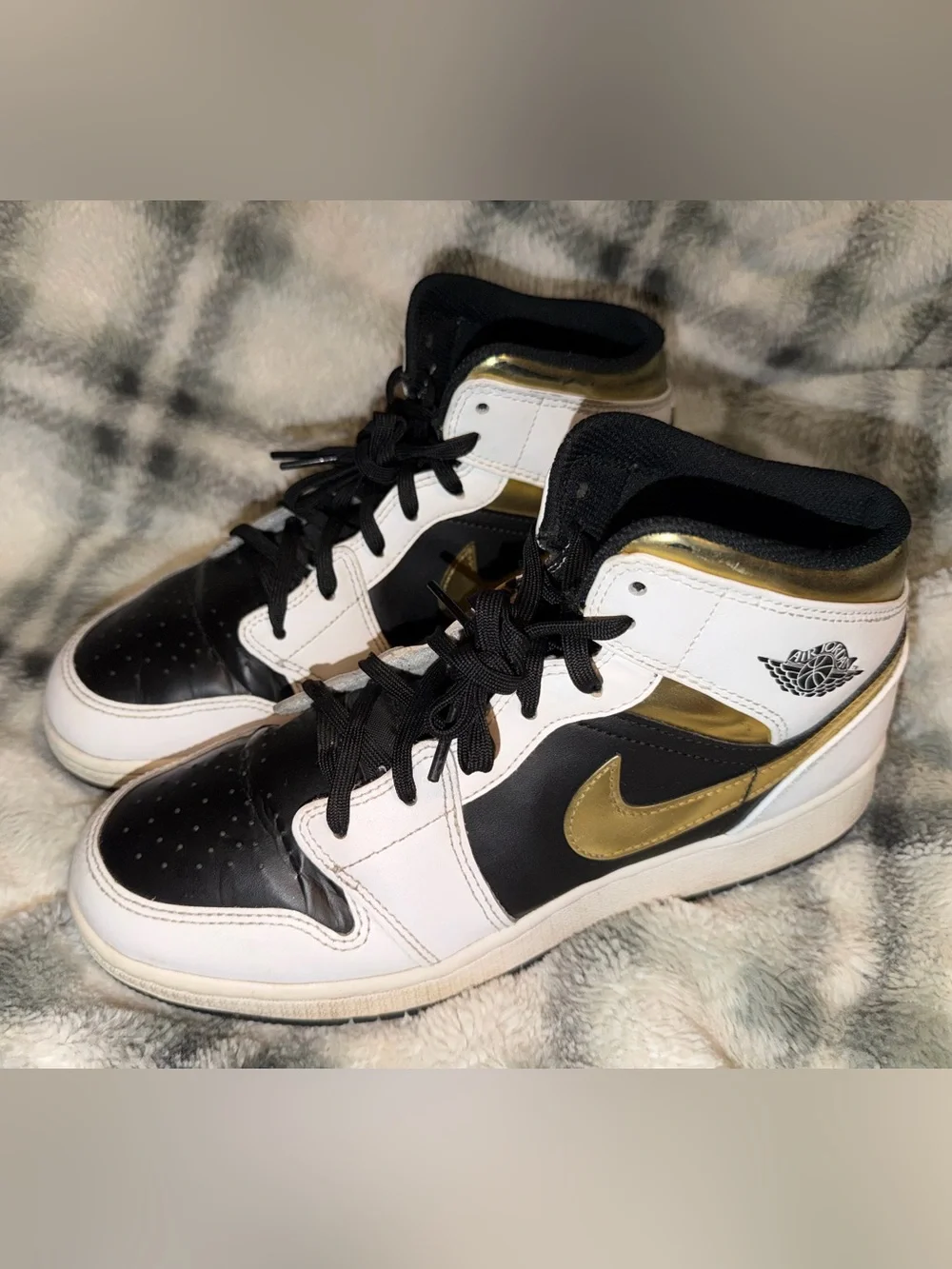 Jordan 1 Mid SE 